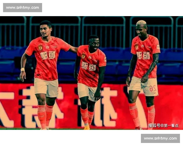 亚冠焦点战恒大迎战大阪钢巴争夺出线主动权血性对决绿茵夜引爆全场